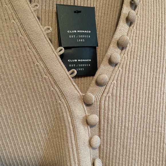 Camel sweater dress with matching covered buttons. Never worn original tags - Picture 3 of 3